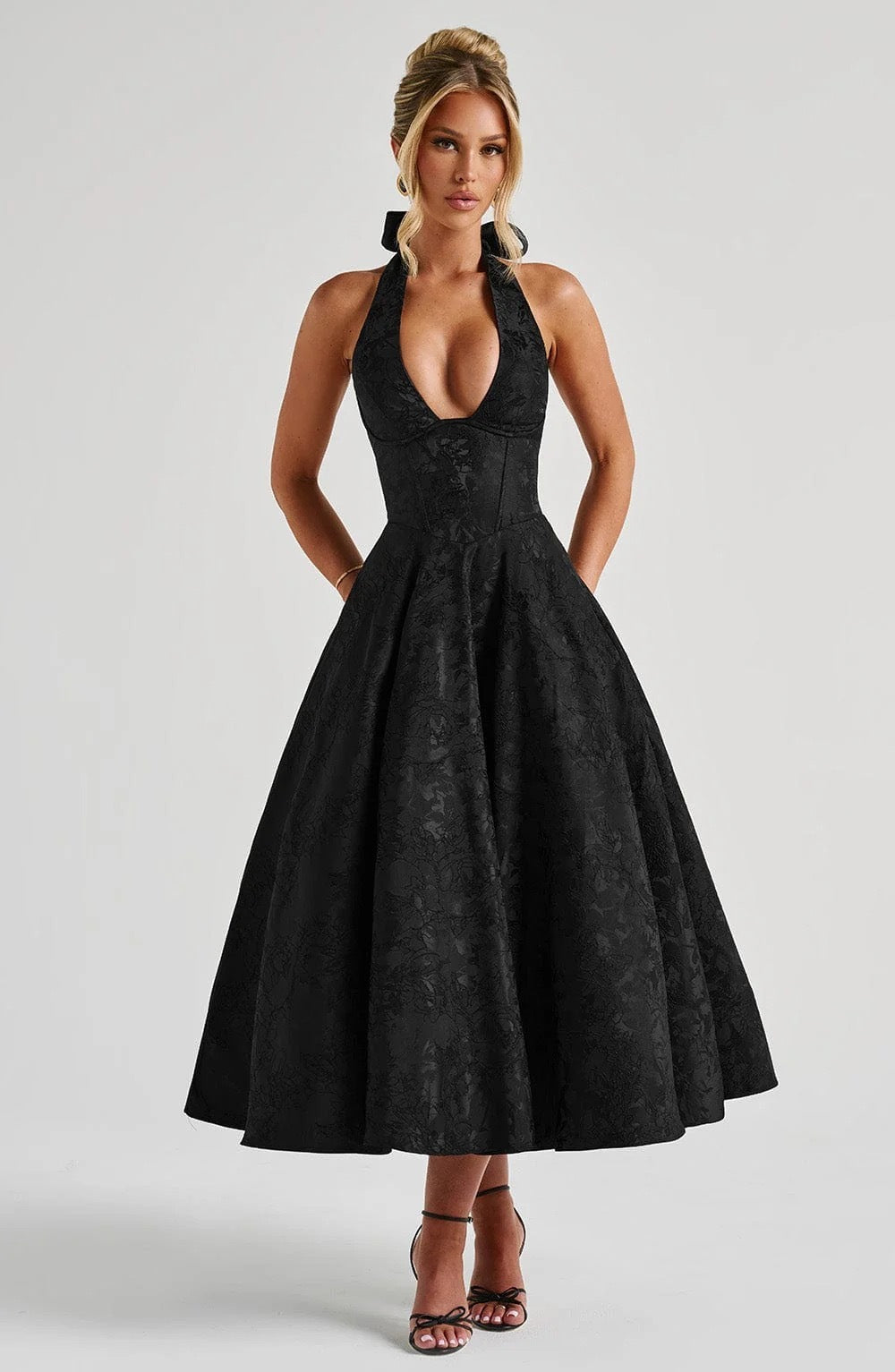 Elegant V-Neck Halter Jacquard Evening Dress